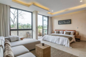 Studio Suite w Private Pool & Gym, Close to Beach